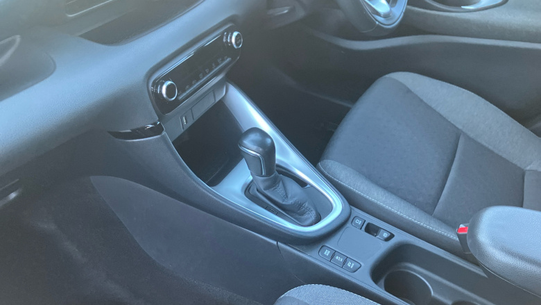 Toyota Yaris 1.5 Hybrid Design 5dr CVT Hybrid Hatchback